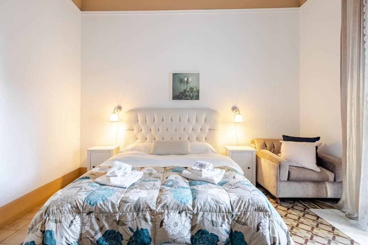 Elephant'S Smile B&B Катания Екстериор снимка